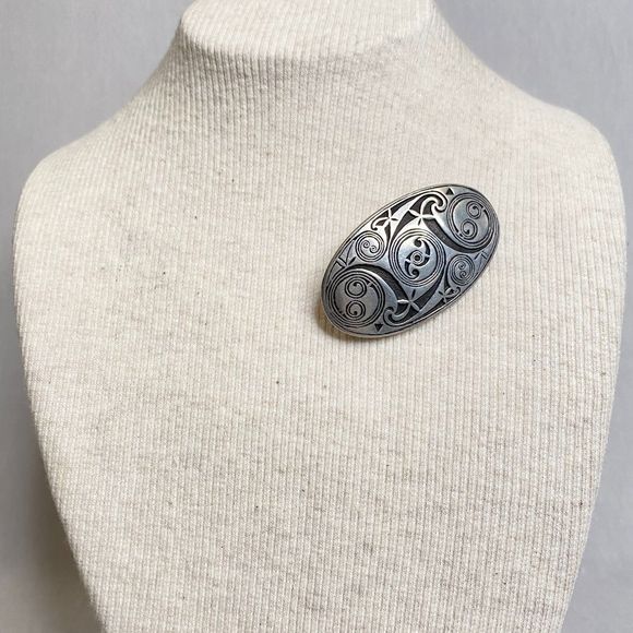 Saint Justin Celtic Knot Brooch Pewter Black Etching Made In Cornwall - Picture 2 of 10